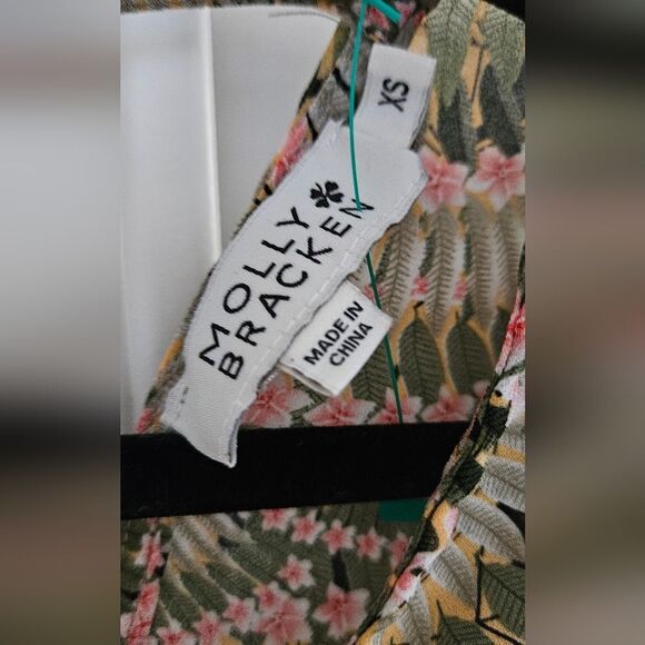 Molly Bracken Patterned V-Neck Blouse - Green and Pink - Picture 5 of 5